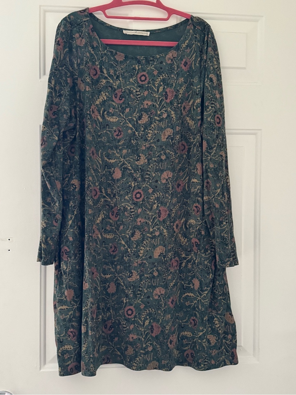 Peruvian Connection Green Floral Long-Sleeve Scoop-Neck Dress